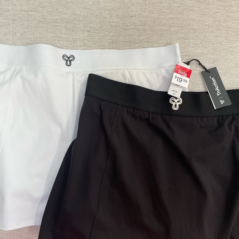 Women's TNA Black and White SKORTS